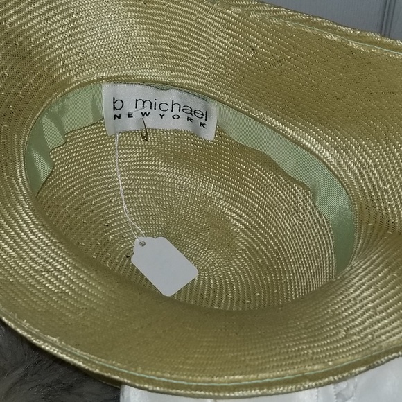 Hat - Picture 3 of 4